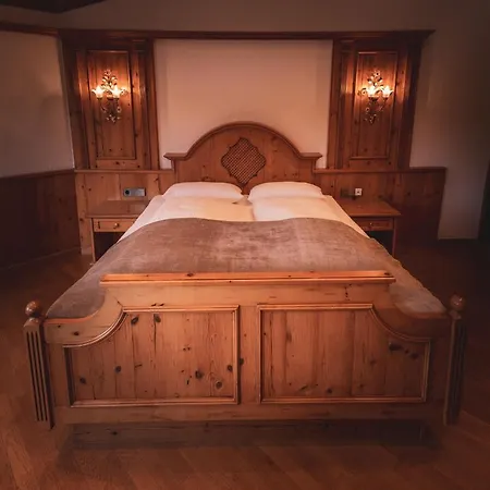 Hotel-restaurant Kreuzberghof Tagungs- Und Veranstaltungshotel 호텔 티에펜바흐