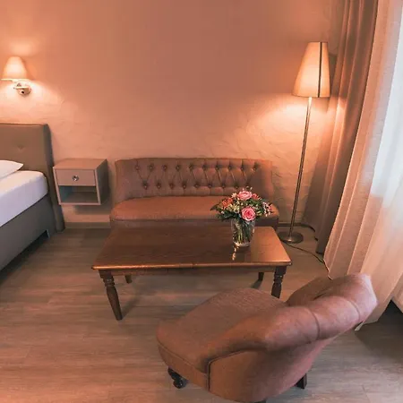 Hotel-restaurant Kreuzberghof Tagungs- Und Veranstaltungshotel 4* Tiefenbach (Heilbronn)