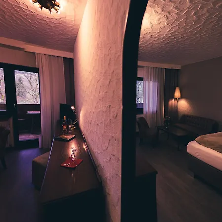 Hotel-restaurant Kreuzberghof Tagungs- Und Veranstaltungshotel 호텔 티에펜바흐