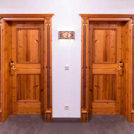 Hotel-restaurant Kreuzberghof Tagungs- Und Veranstaltungshotel Hotel