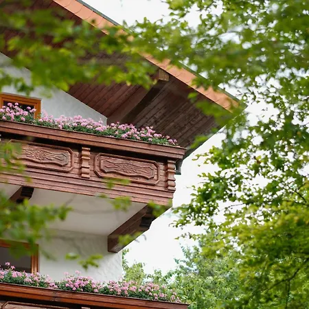 Hotel-restaurant Kreuzberghof Tagungs- Und Veranstaltungshotel Hotel 4*