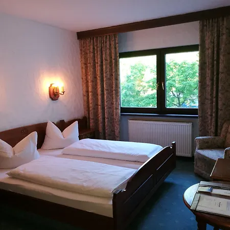 Hotel-restaurant Kreuzberghof Tagungs- Und Veranstaltungshotel 호텔