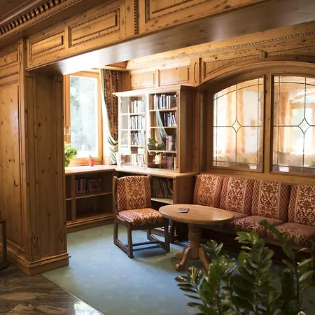 Hotel Hotel-restaurant Kreuzberghof Tagungs- Und Veranstaltungshotel