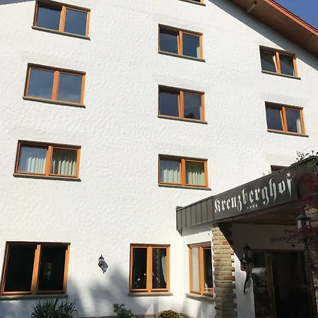 호텔 Hotel-restaurant Kreuzberghof Tagungs- Und Veranstaltungshotel 티에펜바흐